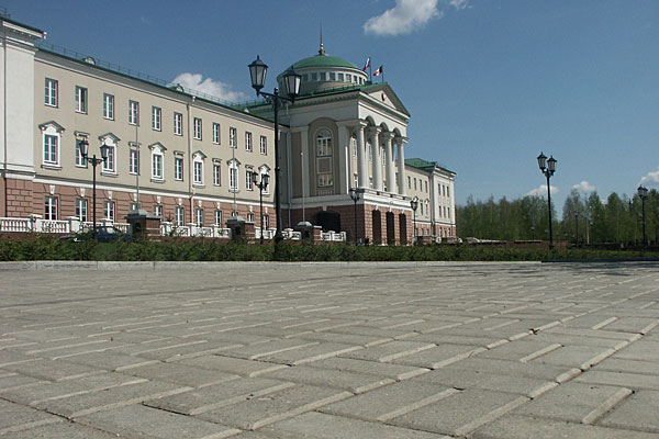 Территория Дворца Президента УР, благоустройство (2002 г.)